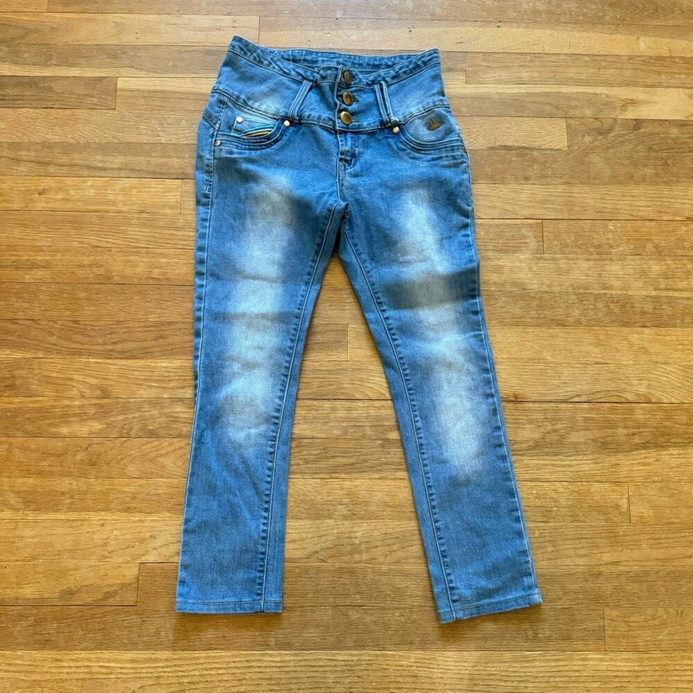 Queen medium wash midrise skinny cropped distressed jeans pants junior sz 7
 b16
